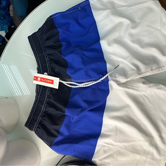 H&M Men's Navy and White Swim Trunks - Picture 3 of 5
